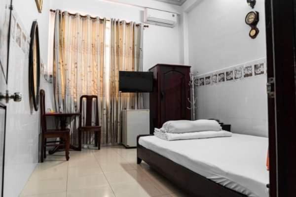 Hotel Khach San Tu Anh Hà Tiên Esterno foto